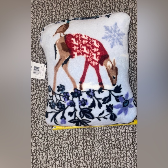 NWT VERA BRADLEY PLUSH MERRY MISCHIEF SNOW DAY FLEECE TRAVEL  CHRISMAS BLANKET - Picture 9 of 9